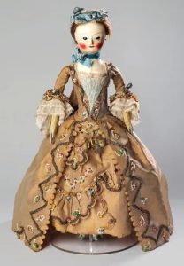 Pandorra, Modepuppe Anfang des 18. Jahrhunderts